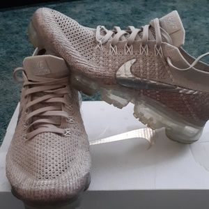 Womans NIKE AIR VAPORMAX FLYKNIT